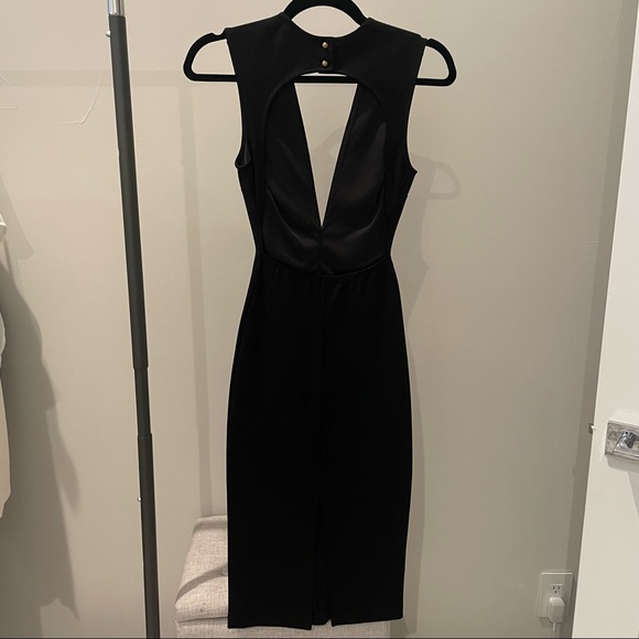 Lulu’s black midi dress. Deep v front cut. Open back. Size XS - Picture 2 of 4